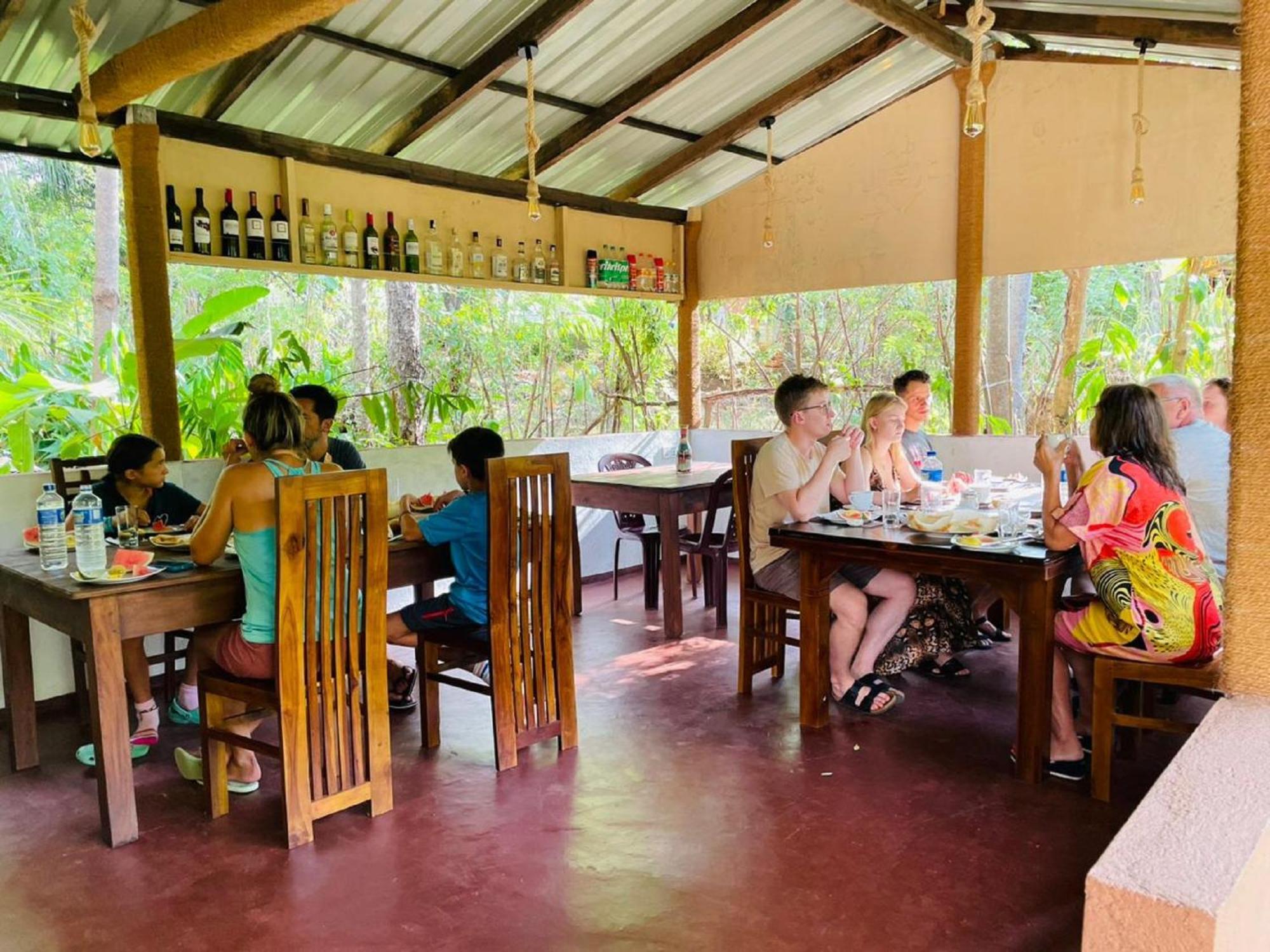 Gangadiya Lodge Сигирия Екстериор снимка